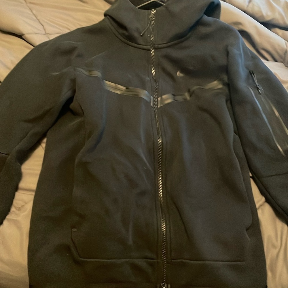 Black Nike Tech